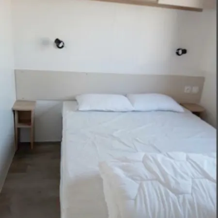 Campsite Mobile Sur Emplacement Exceptionnel Es108